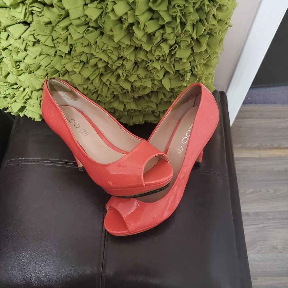 Shoes - Picture 4 of 7
